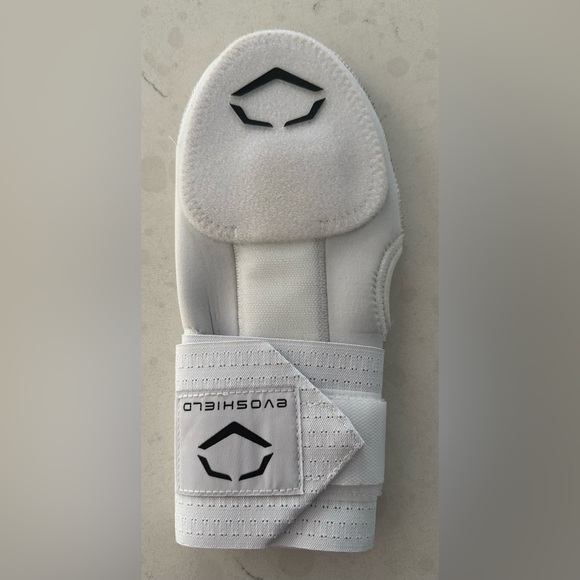 Like new, Evo Shield sliding mitt in white, left hand - Picture 1 of 4
